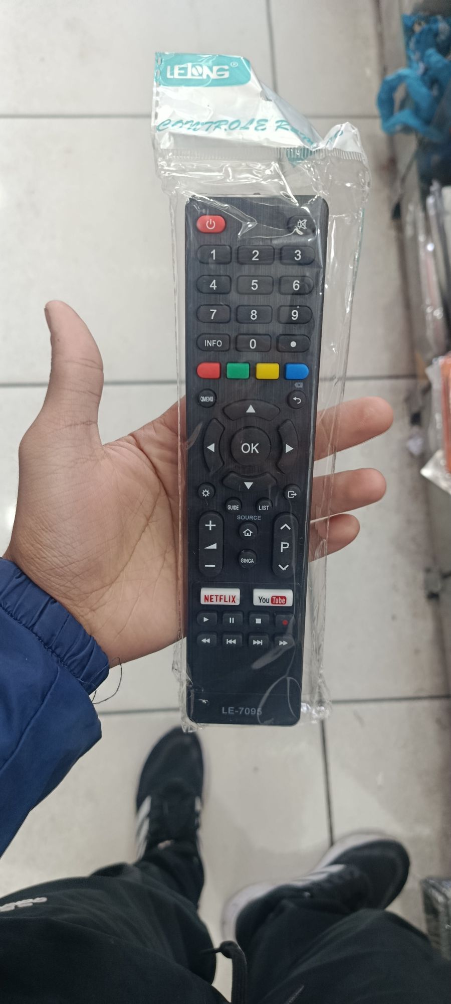 通用遥控器，适用于多种电视品牌，带Netflix快捷键，黑色