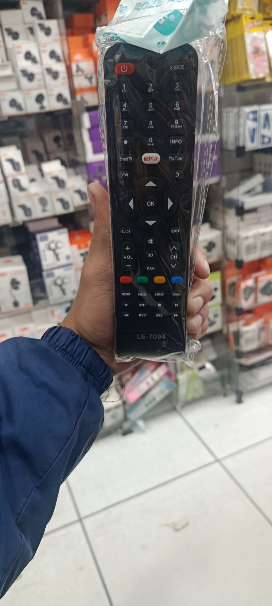 通用遥控器，适用于多种电视品牌，带Netflix快捷键，黑色