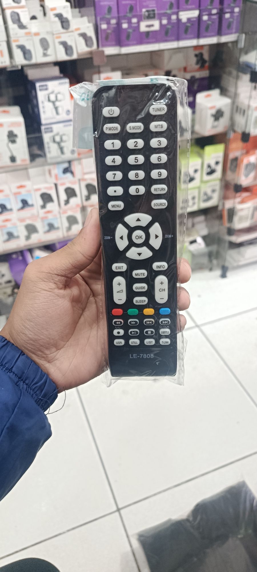 通用遥控器，适用于多种电视品牌，带Netflix快捷键，黑色