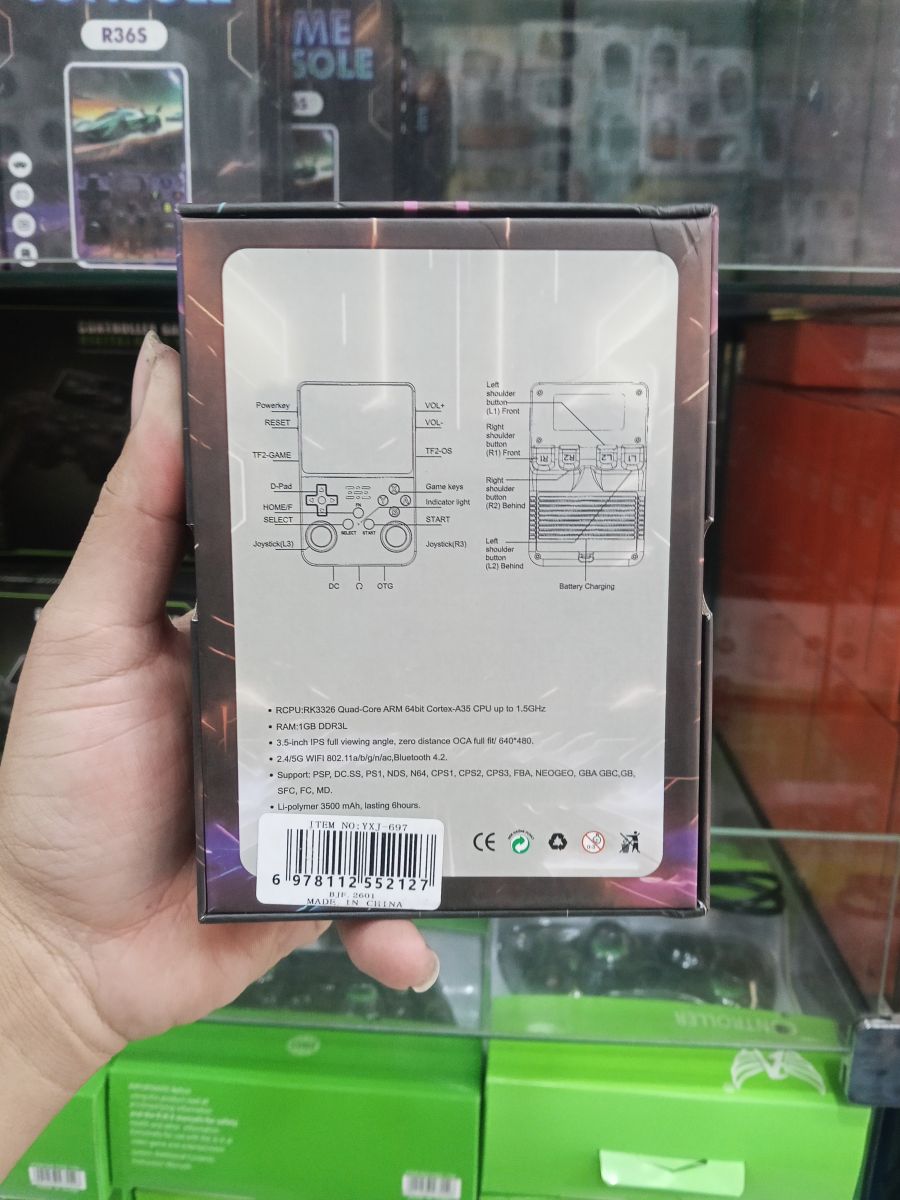 R36S游戏机，高清画质，便携式掌机，适合家庭娱乐