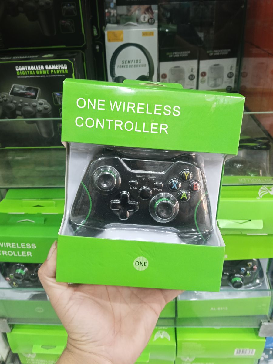 无线游戏手柄，适用于Xbox One，黑色，舒适握持，精准控制