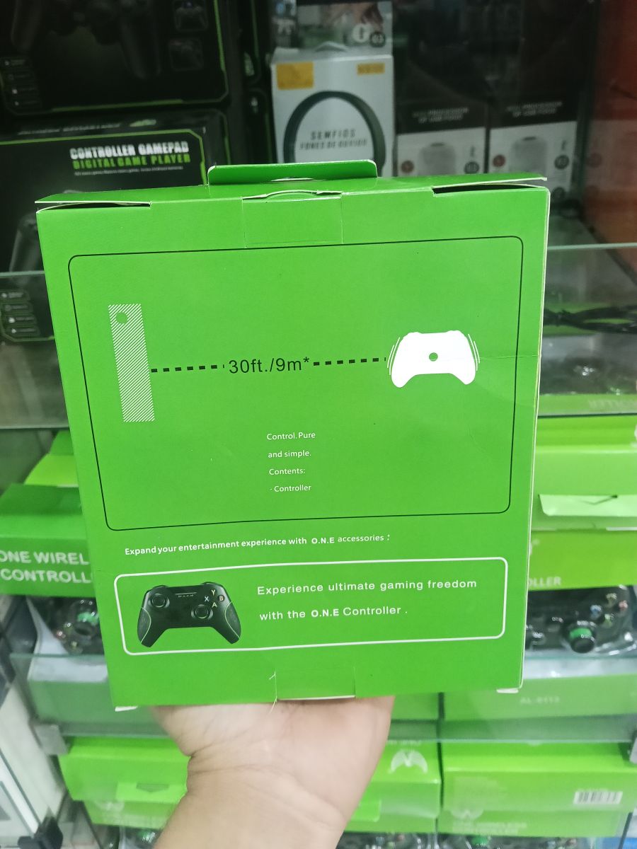 无线游戏手柄，适用于Xbox One，黑色，舒适握持，精准控制