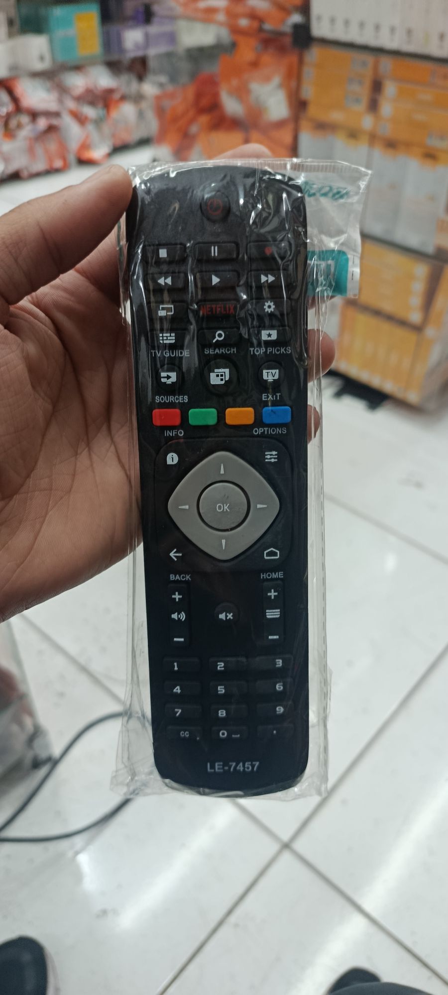 LE-7051遥控器，适用于多种设备，支持Netflix和YouTube，黑色