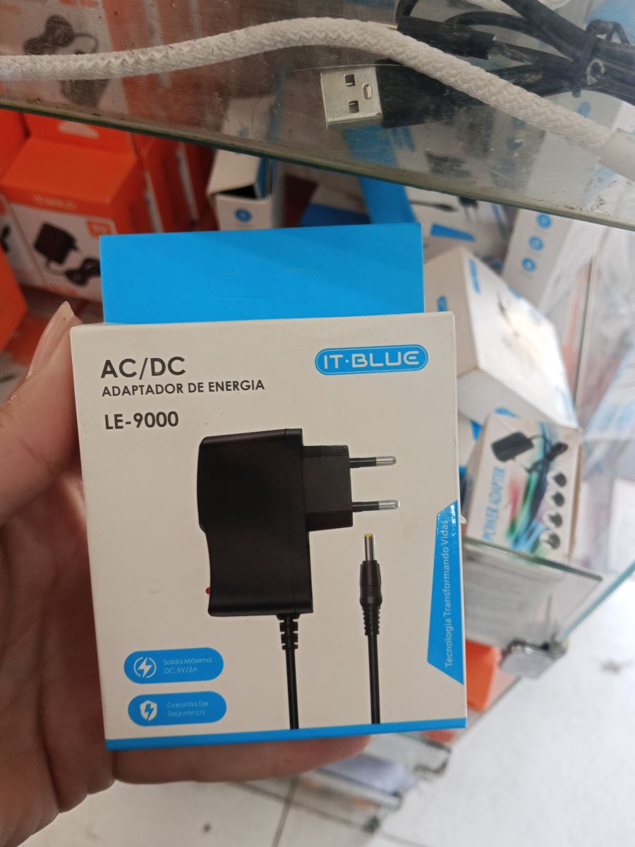 IT-BLUE LE-9000 AC/DC电源适配器，适用于多种设备，黑色