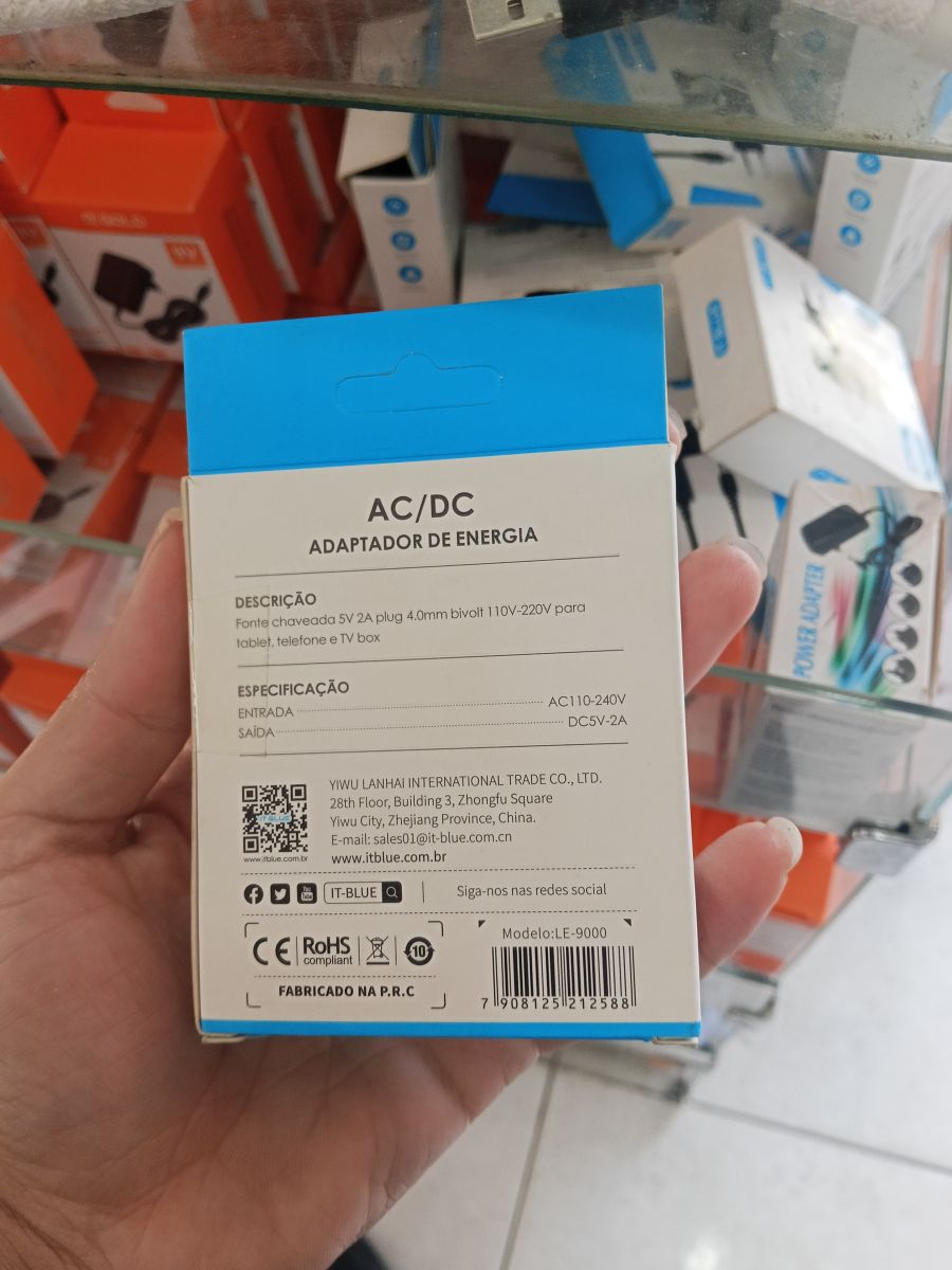 IT-BLUE LE-9000 AC/DC电源适配器，适用于多种设备，黑色