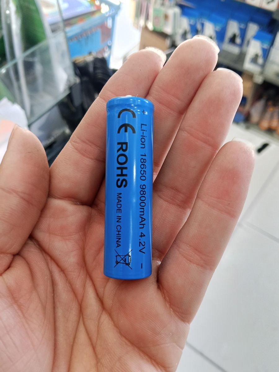 18650锂电池 9800mAh 3.7V 蓝色