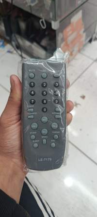 LE-7179遥控器，适用于多种设备，功能齐全，黑色