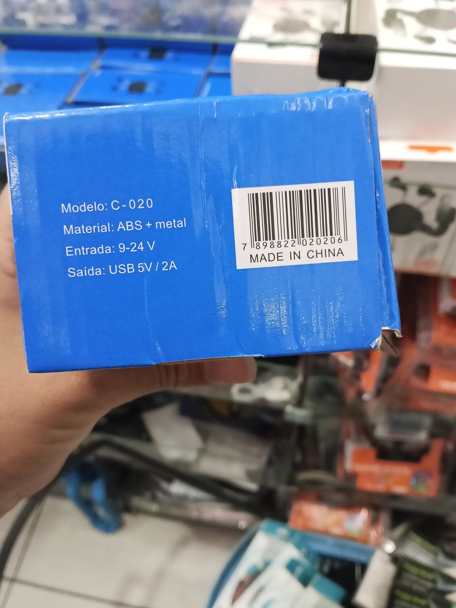 手机支架 C-020，适用于汽车，稳固设计，便捷使用