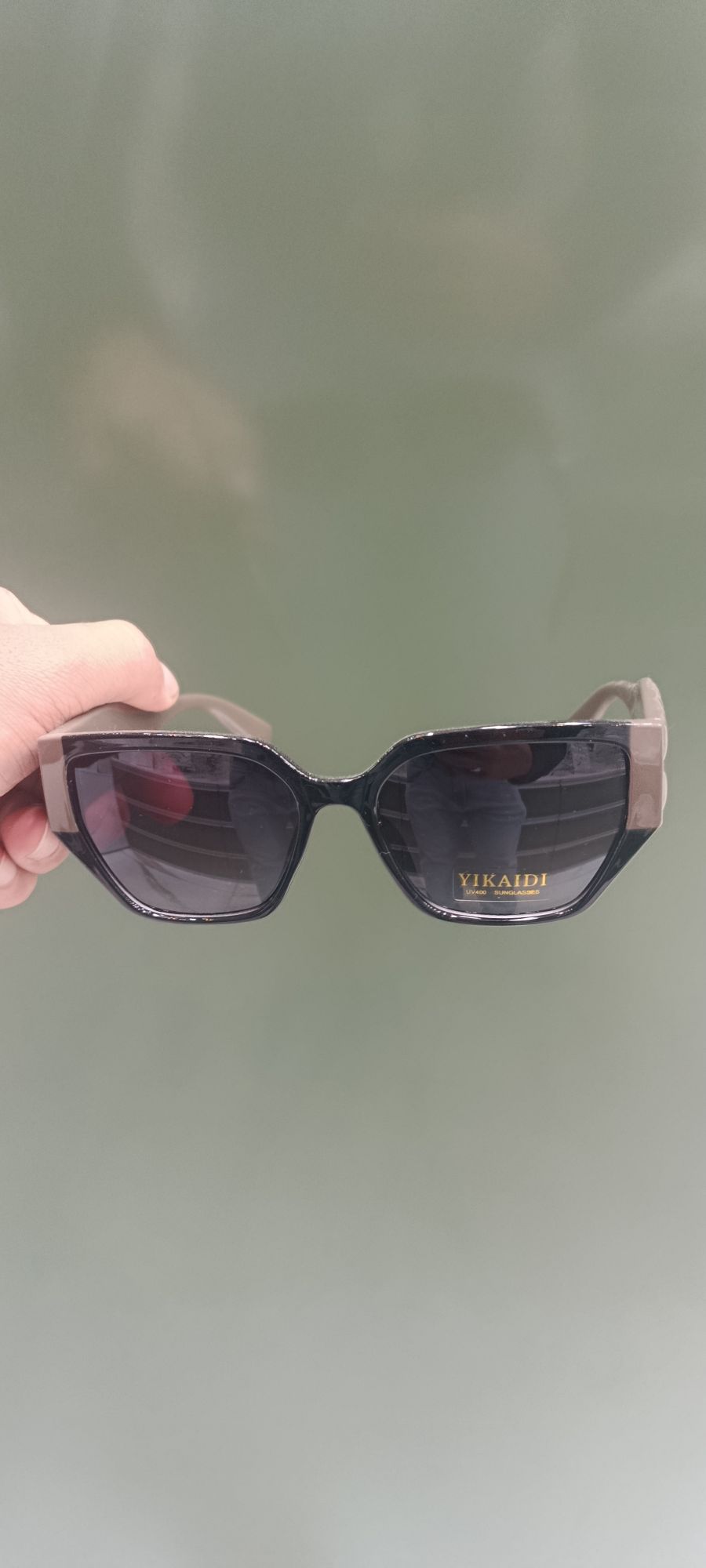 YIKAIPEI时尚太阳镜，黑色框架，适合多种场合，防紫外线
