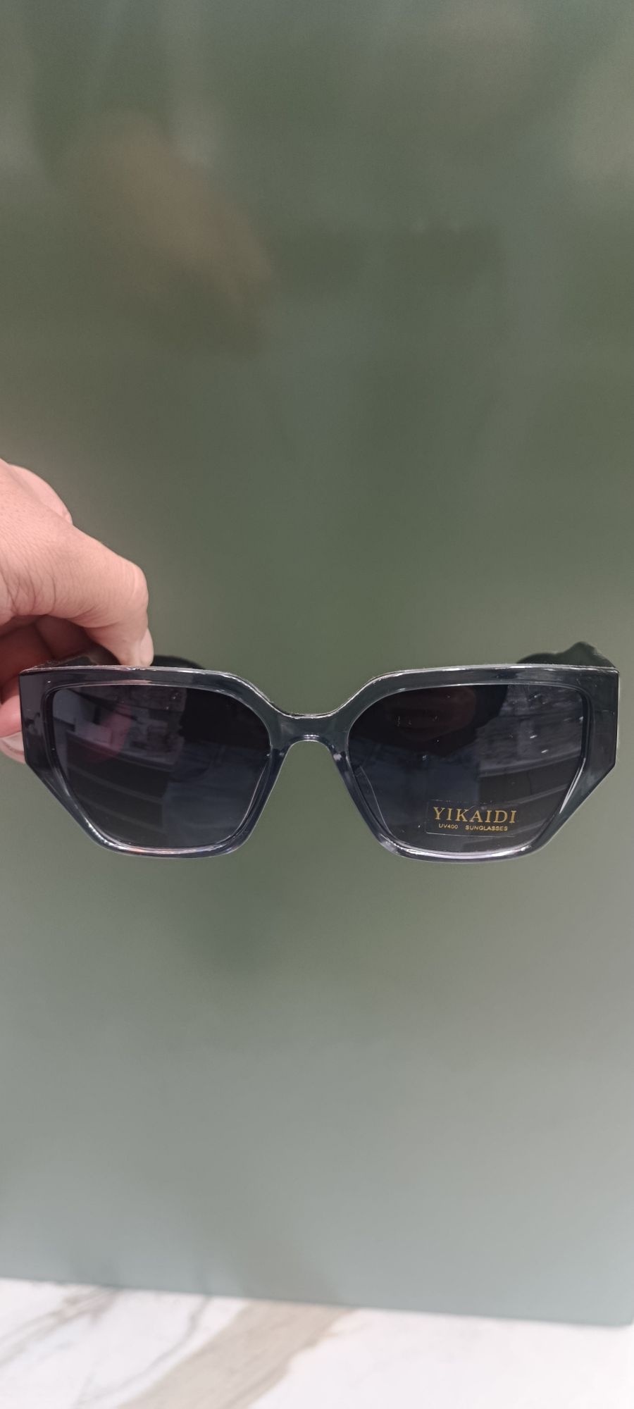 YIKAIPEI时尚太阳镜，黑色框架，适合多种场合，防紫外线