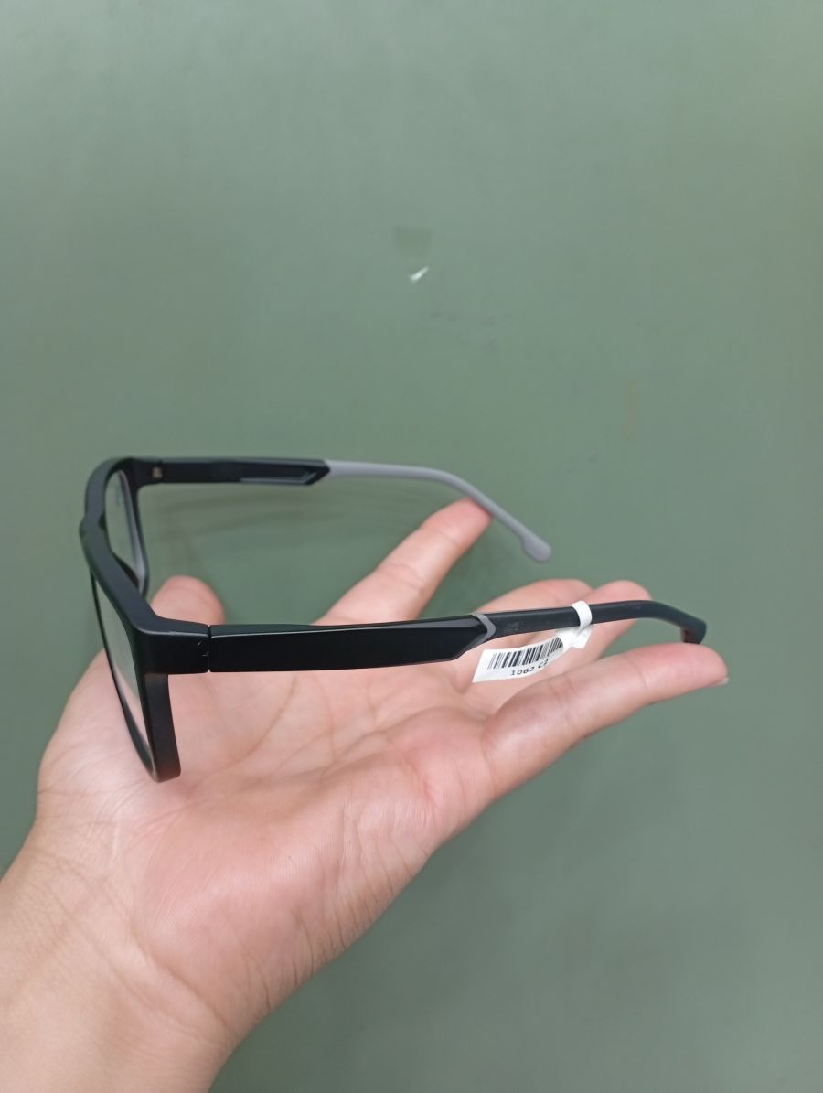时尚黑框眼镜，品牌未知，规格：1002 规格 51-145