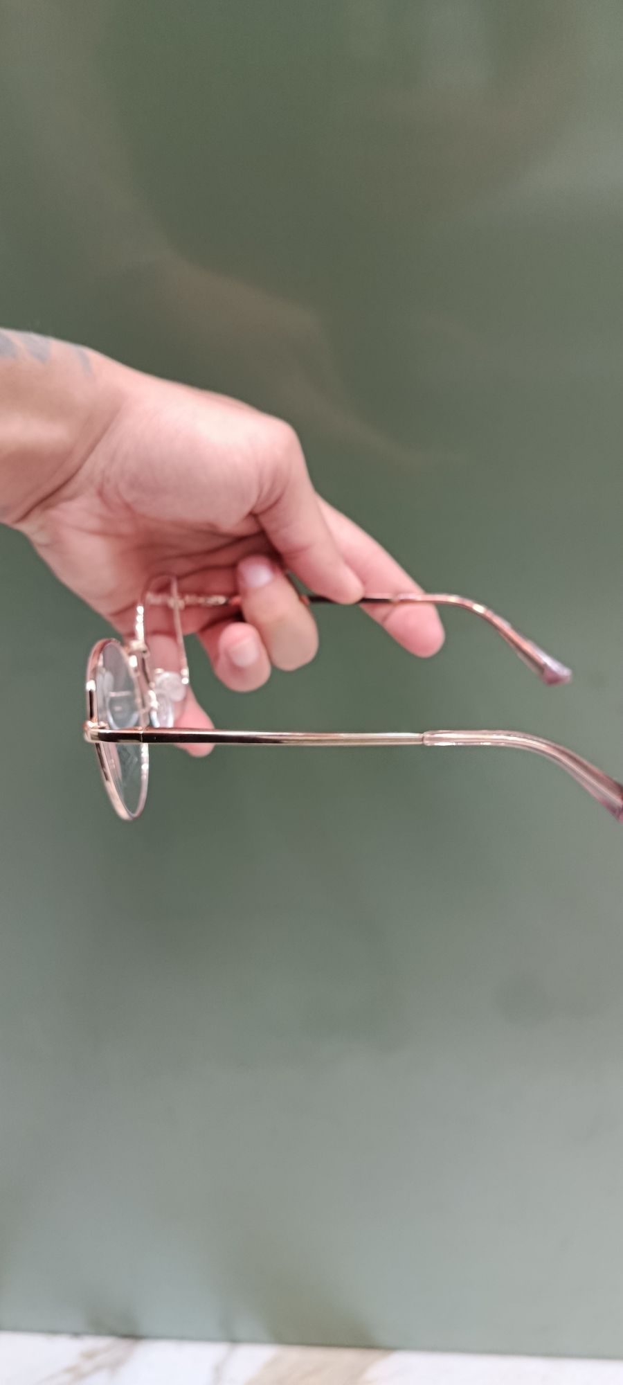 Ray-Ban 时尚猫眼太阳镜，金色框架，适合多种场合