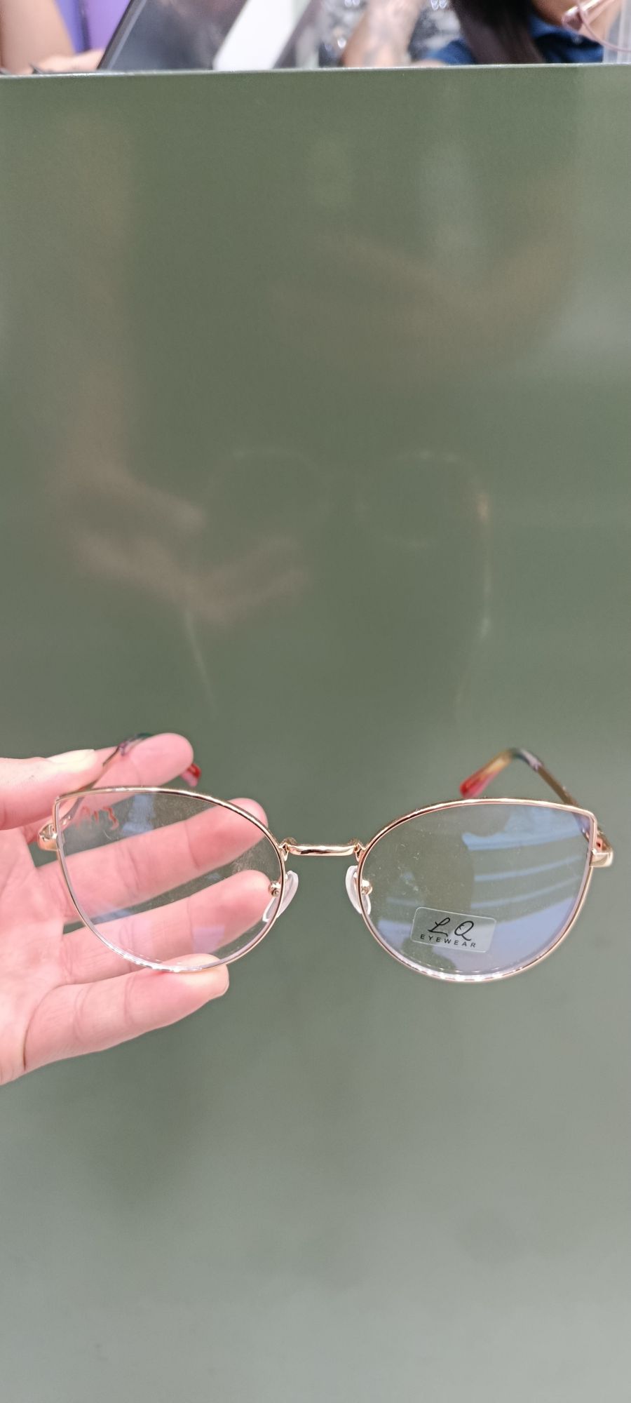 Ray-Ban 时尚猫眼太阳镜，金色框架，适合多种场合