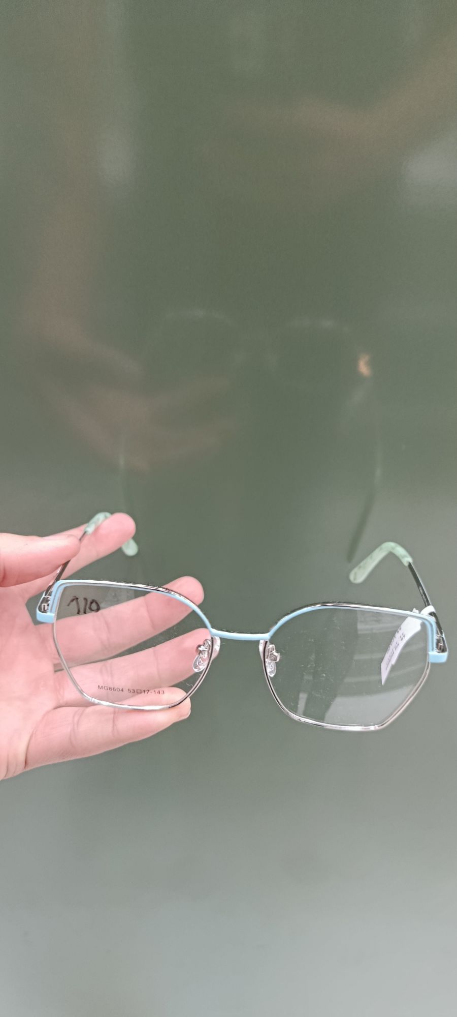 时尚金属框眼镜，品牌AO，透明镜片，适合日常佩戴