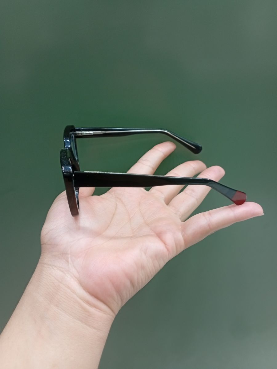 儿童猫眼镜框，黑色，时尚可爱，适合小朋友