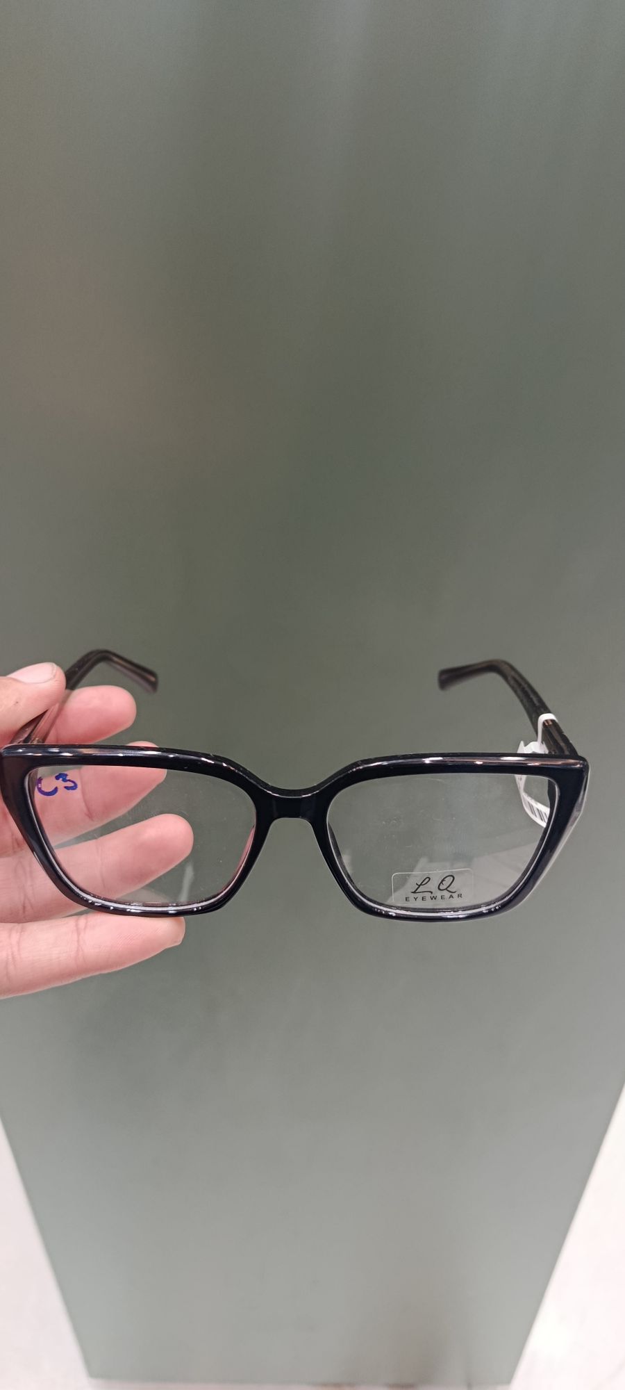 时尚黑色猫眼眼镜，品牌：FALQ，适合日常佩戴