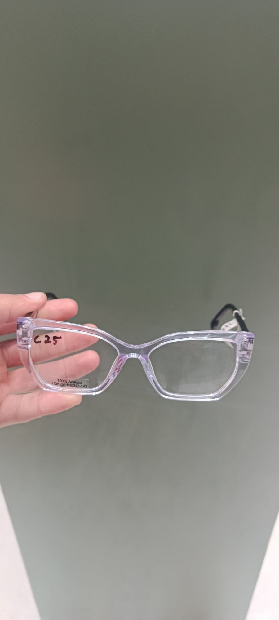 时尚猫眼框眼镜，透明粉色，适合日常佩戴