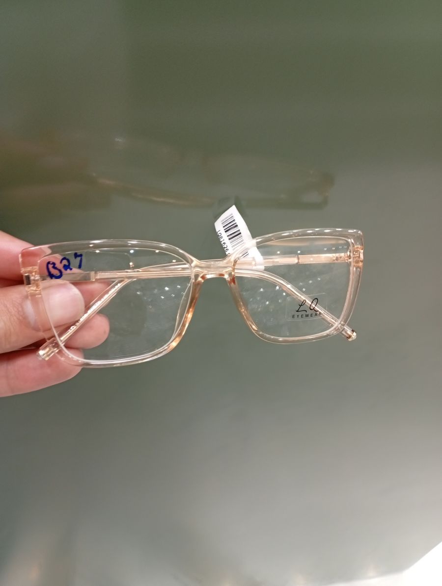 透明框时尚眼镜，品牌：EYEWEAR，适合日常佩戴