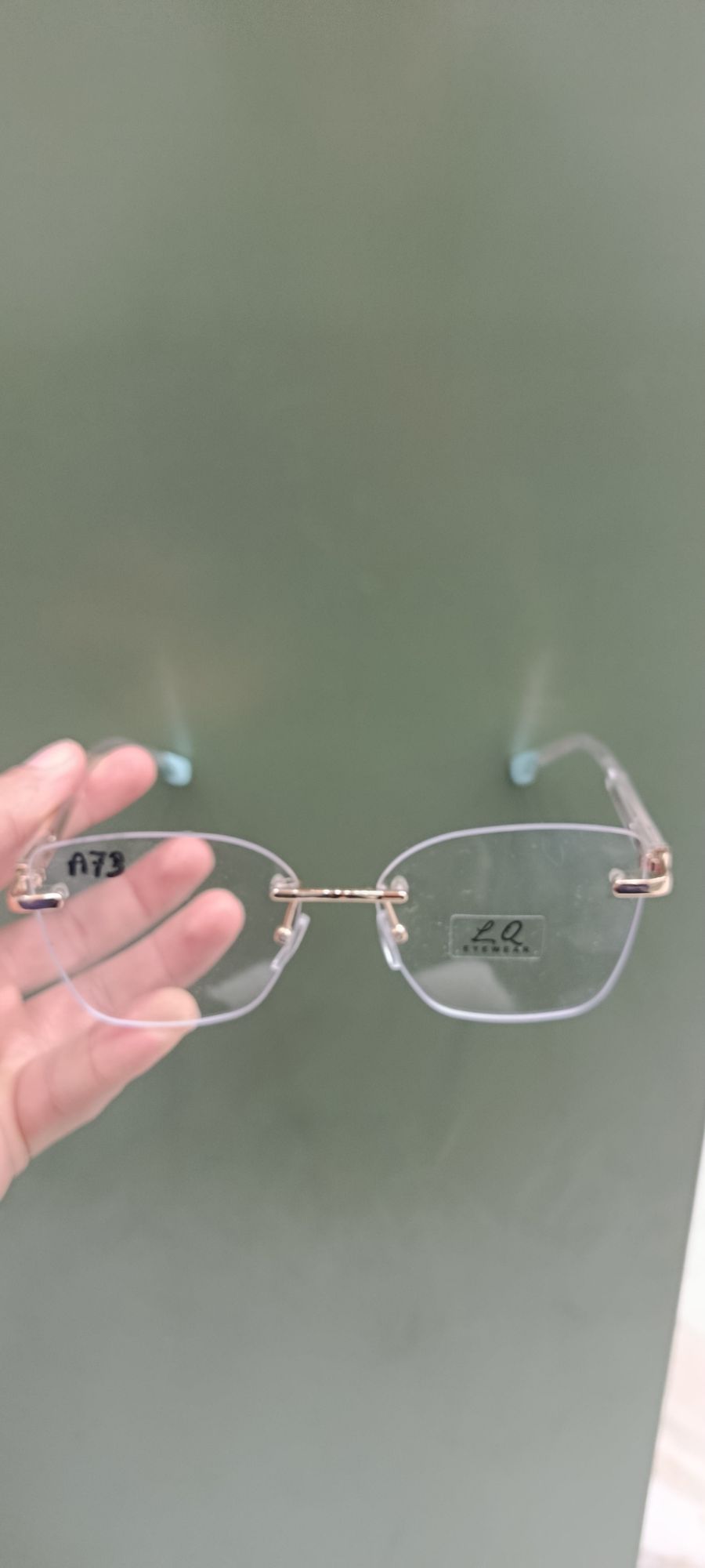 时尚透明框眼镜，金属边框，适合男女，轻便舒适