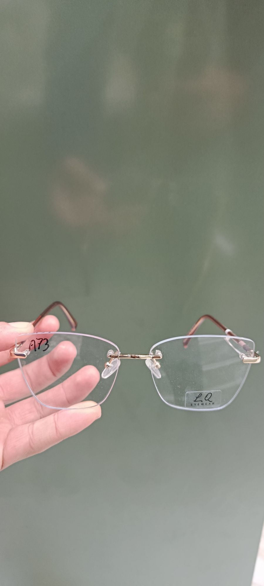 时尚透明框眼镜，金属边框，适合男女，轻便舒适