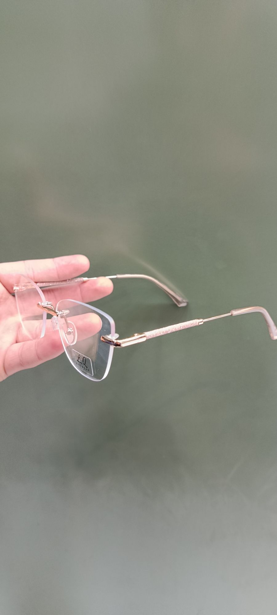 Ray-Ban 透明眼镜框，轻便时尚，适合日常佩戴