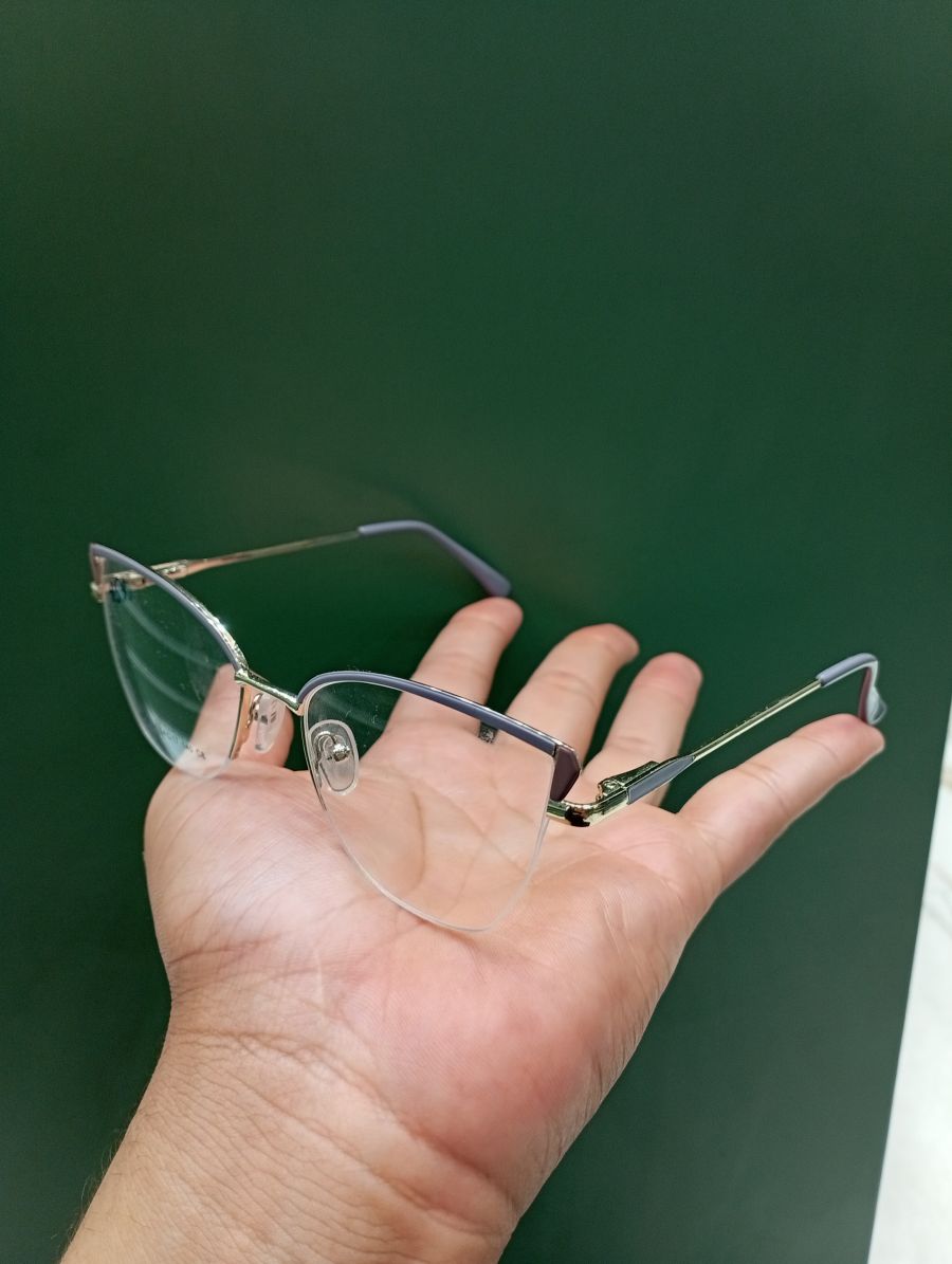 金属框眼镜，品牌未知，紫色渐变，时尚轻盈设计