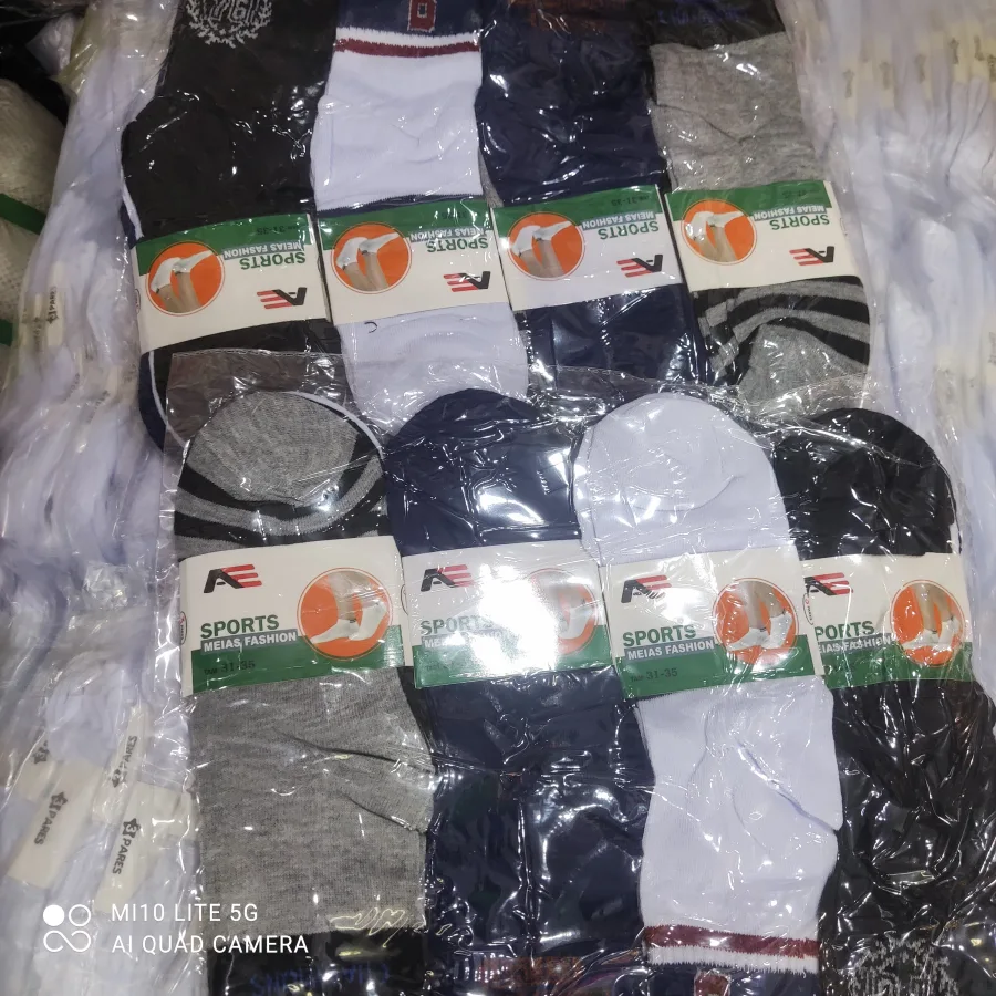 AE品牌运动袜，男女通用，混色款，舒适透气，适合日常穿着
