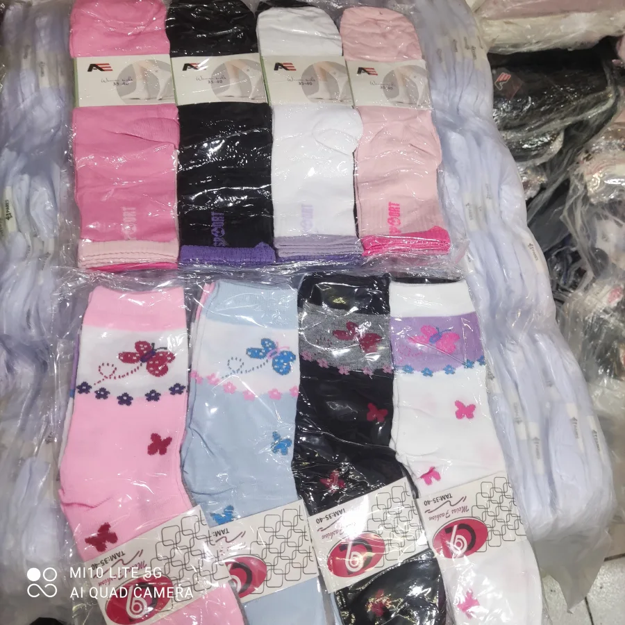 儿童袜子，AE品牌，彩色蝴蝶图案，适合日常穿着，舒适透气，适合春夏季节