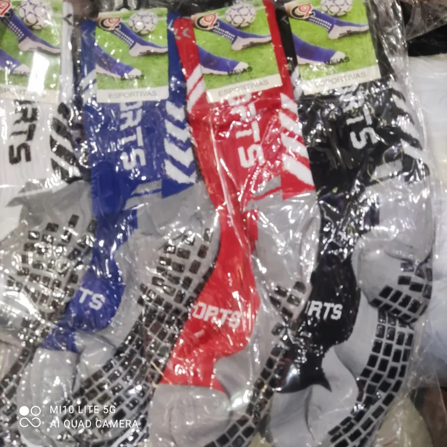 运动袜套装，品牌：SPORTS，颜色：蓝色、红色、黑色，适合足球运动